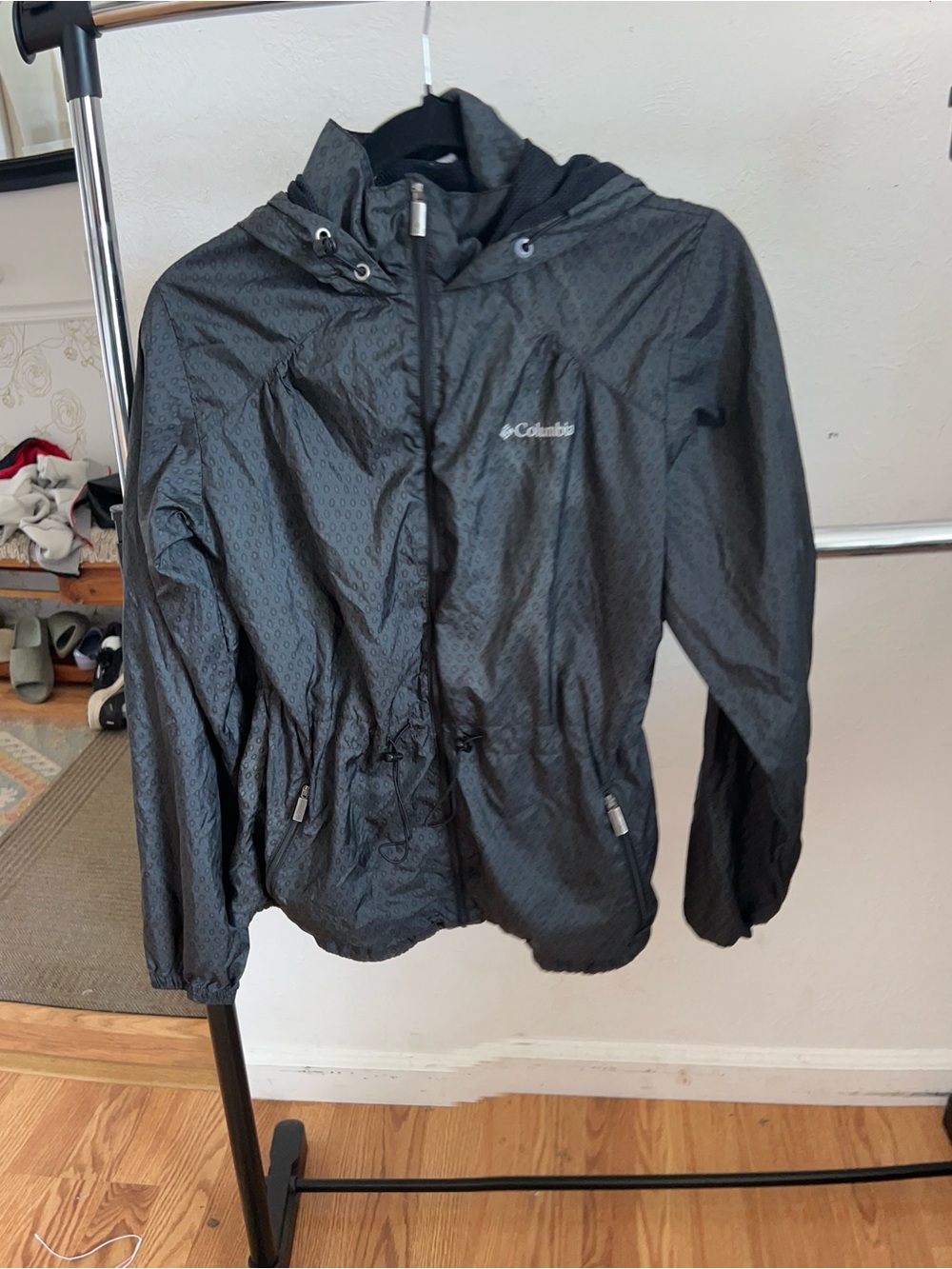 Columbia Women's Black Hooded Windbreaker Jacket compact travel all weather